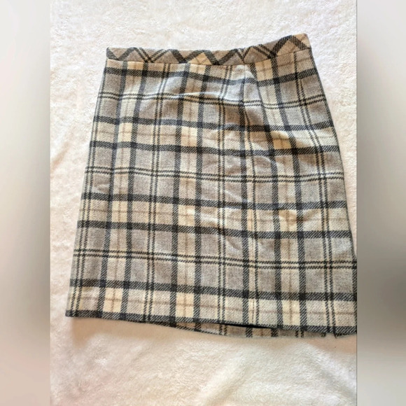 L.L. Bean favorite fit sz 10 wool blend skirt - Picture 1 of 10